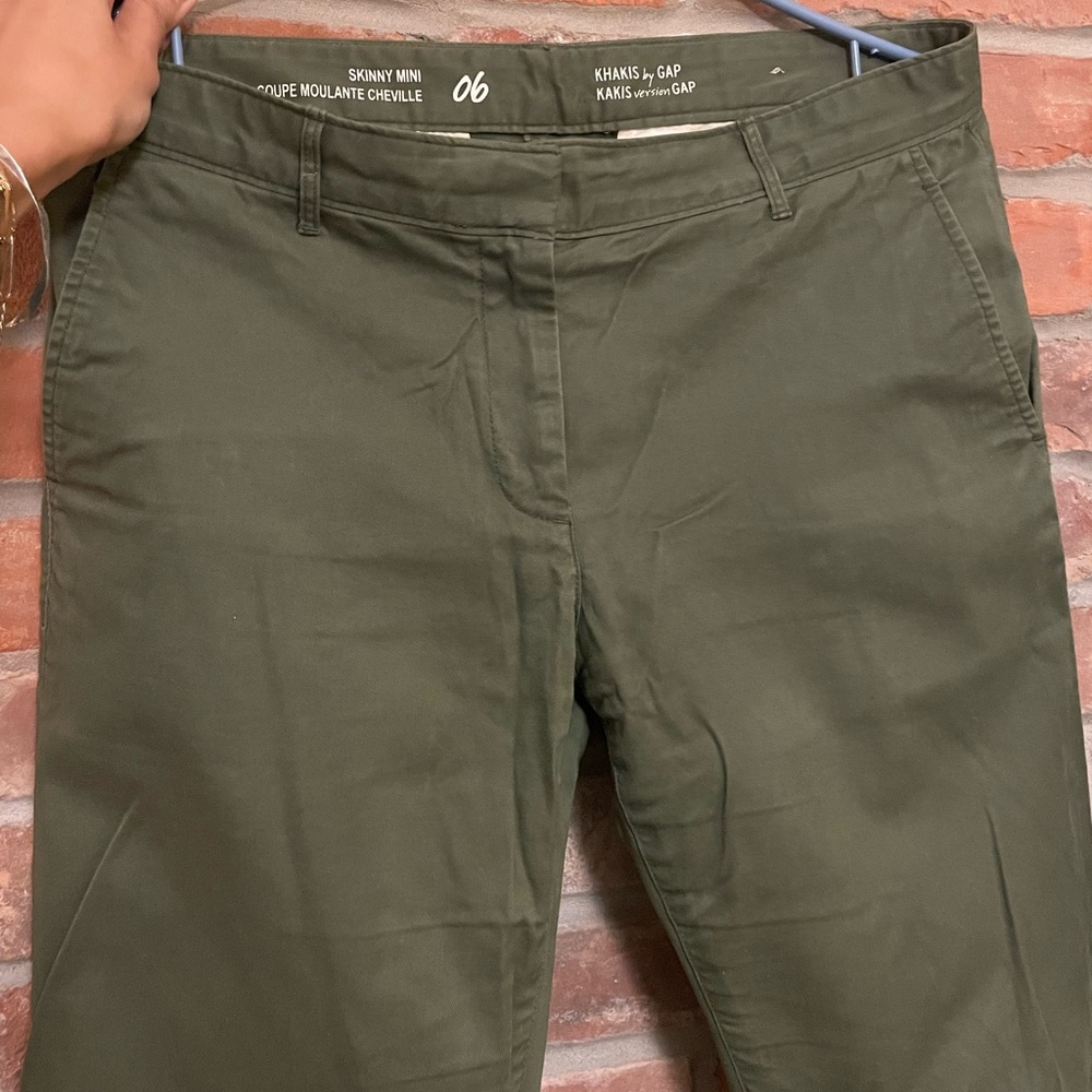 GAP cotton khakis in army green.